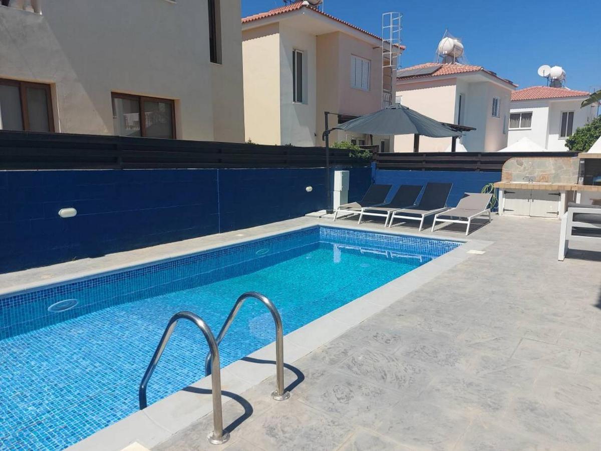Stylish Villa Paralimni Eksteriør billede